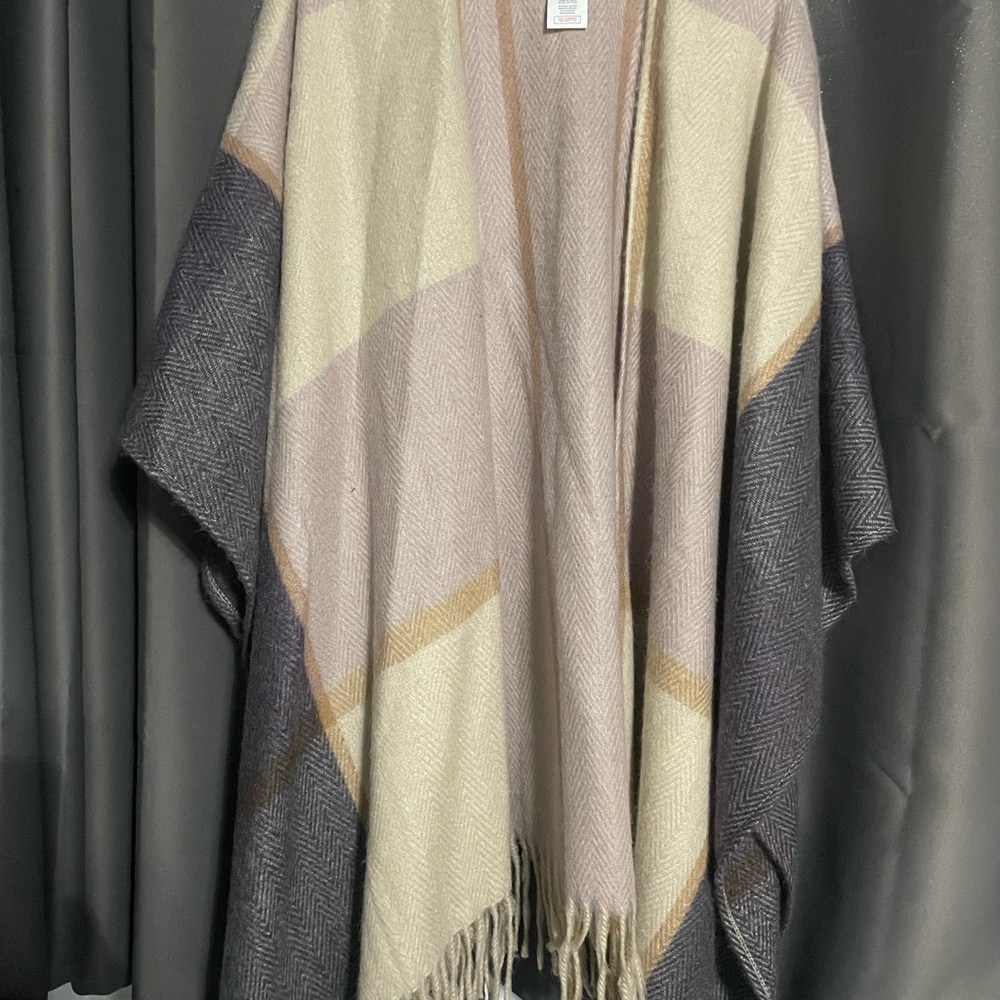 Woolrich Soft Tan and Cream Shawl